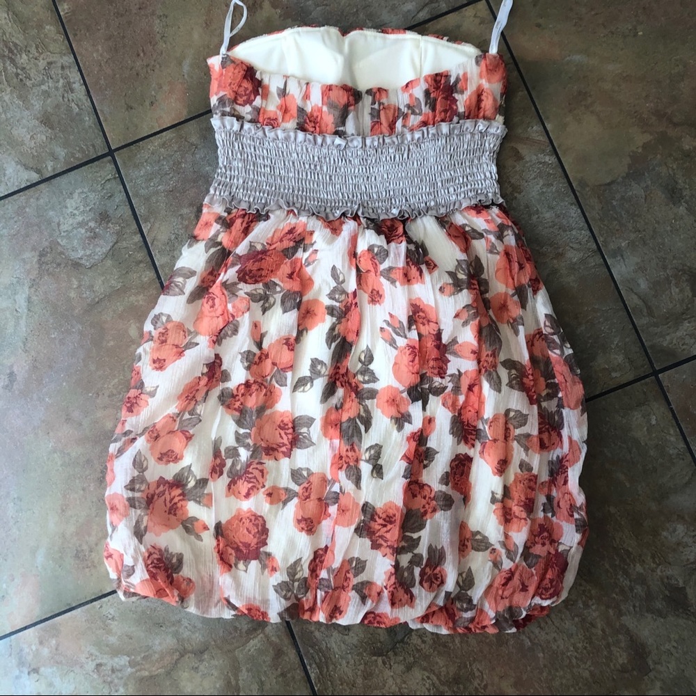 Dress - Picture 4 of 4